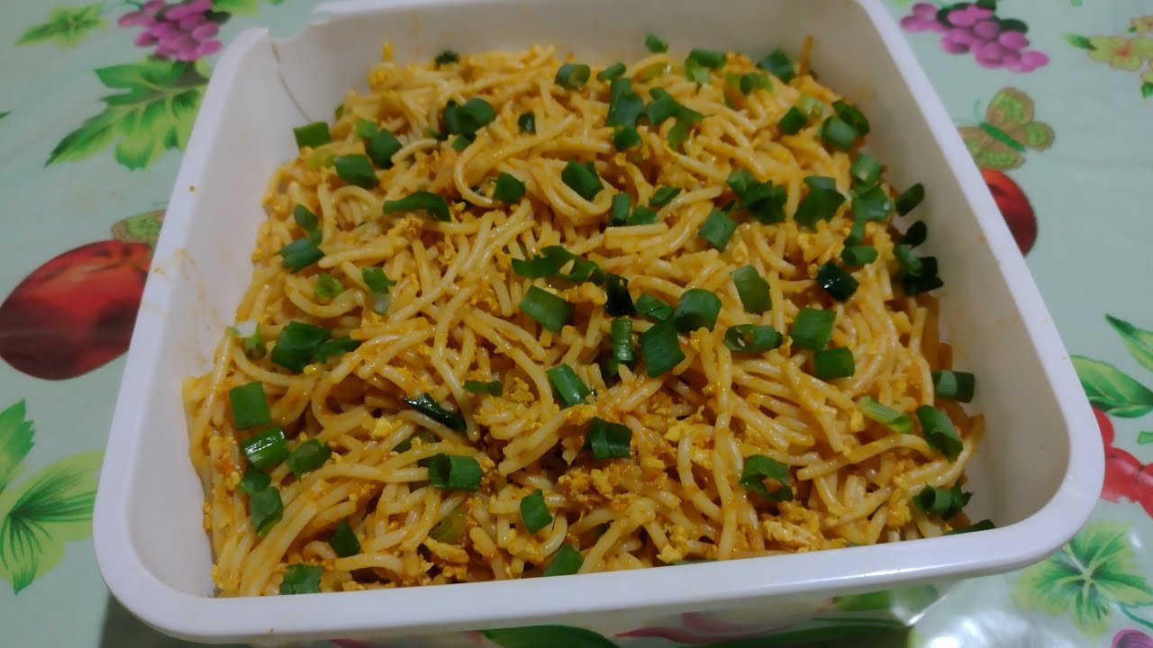 MACARRONADA COM OVOS E COLORAL A MODA ANTIGA