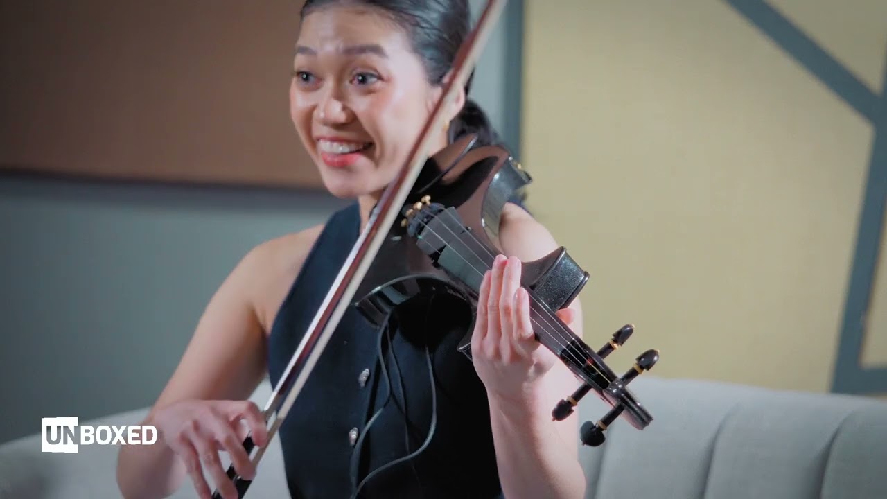 UNBOXED: Elaiza Jem unboxes Cremona SV-180BKE