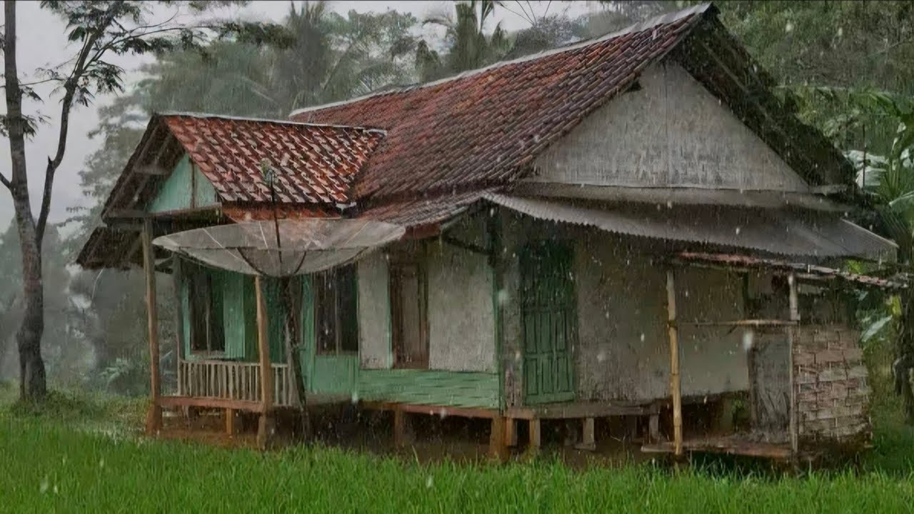 Rumah Ditengah Sawah Seram Saat Hujan Deras Di Kampung Mengguyur Jawa Barat Cisewu Garut Selatan