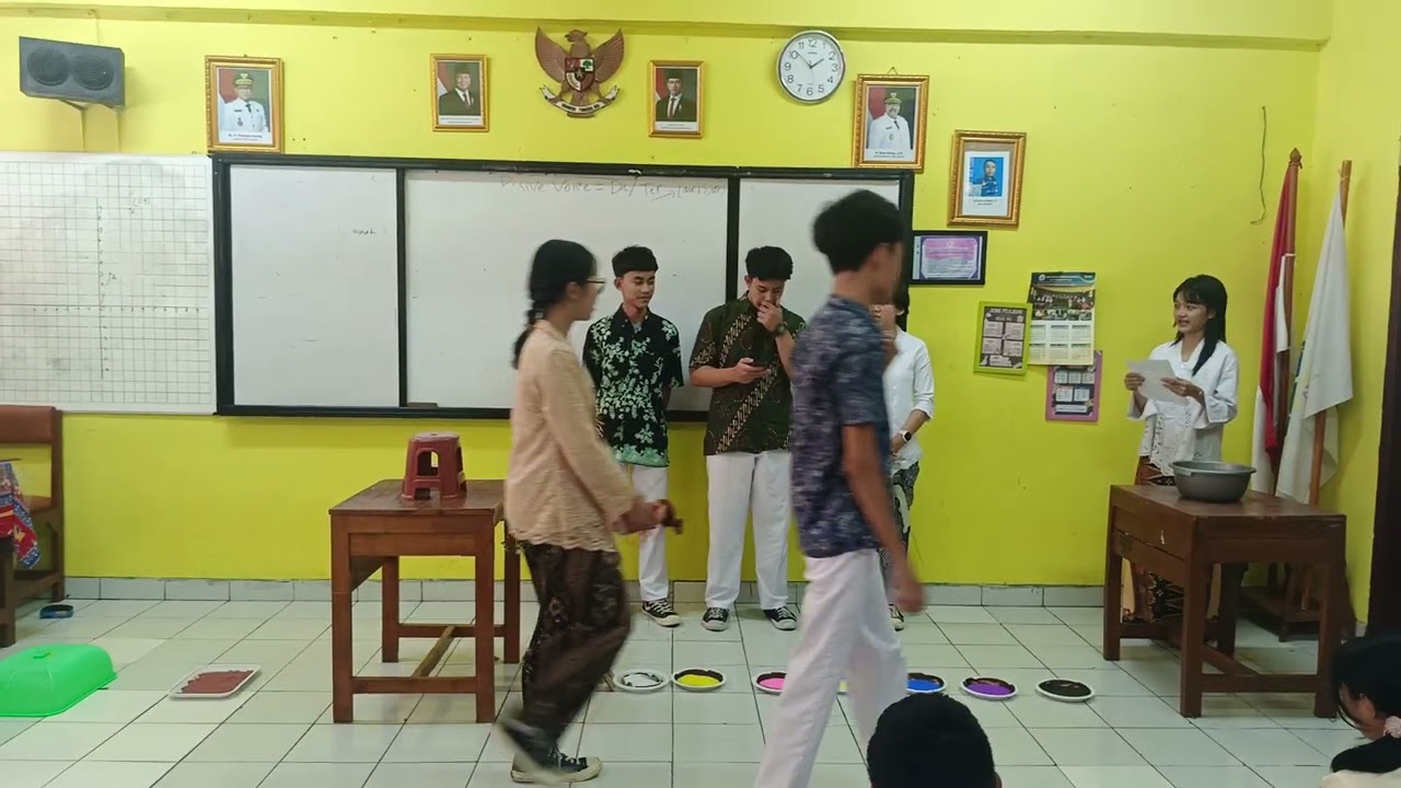 Kelompok praktik budaya dan tradisi tedak siten kelas 9E