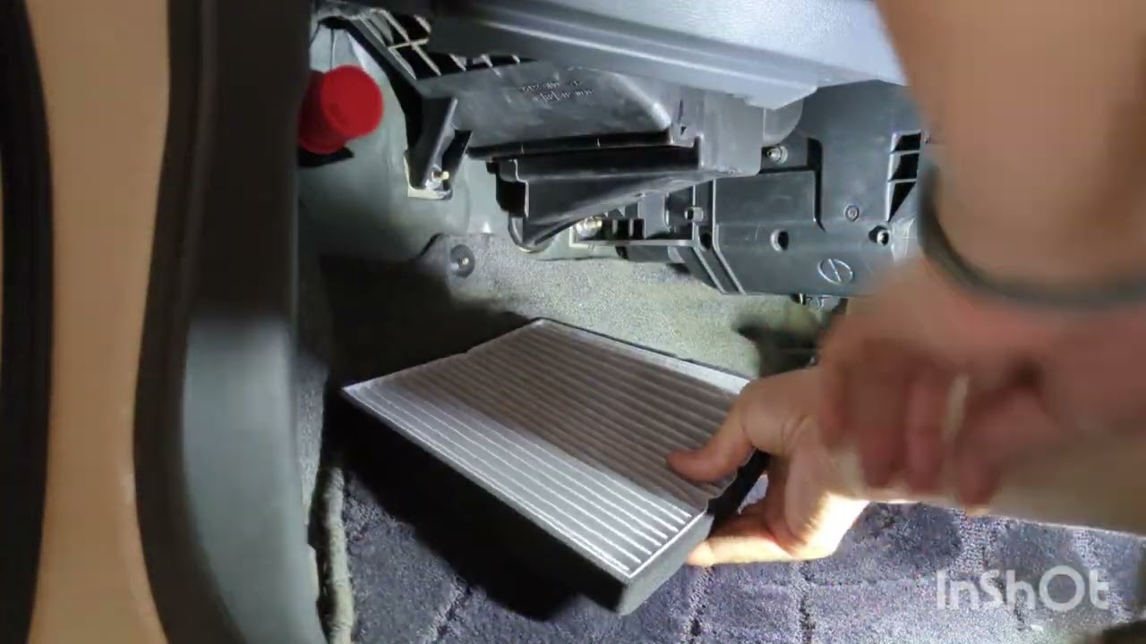 エアコンフィルター交換 HE21S ラパン　