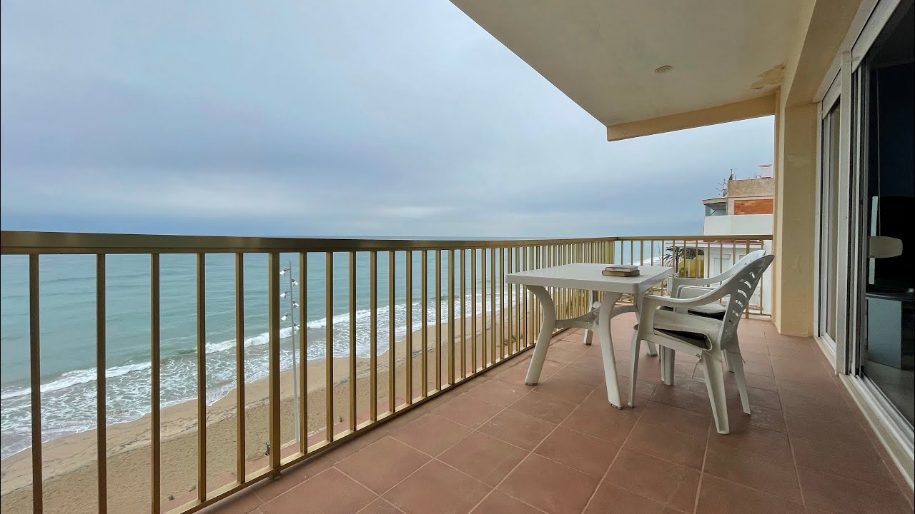 VIDEOVISITAS IMMOBAN REF 9651. Piso en primera línea de playa con garaje. Playa de Calafell.