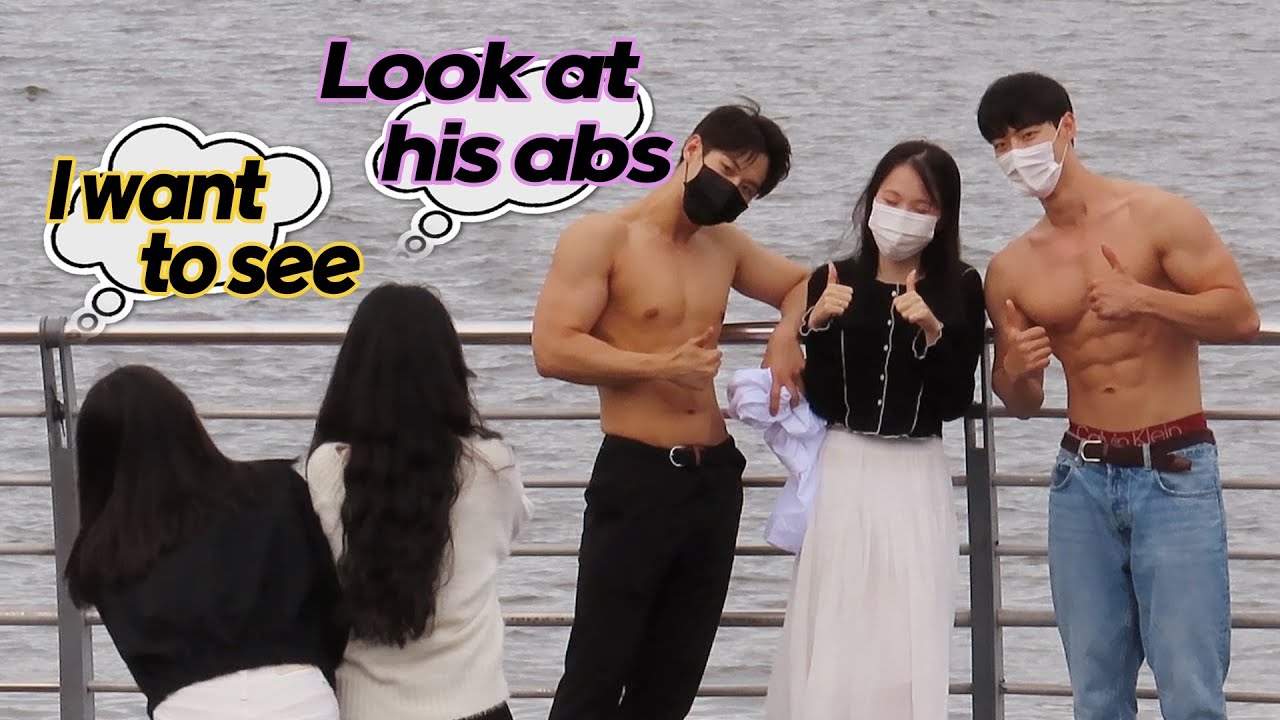 Taking off the cloth and taking pictures in front of a stranger [Global DC]