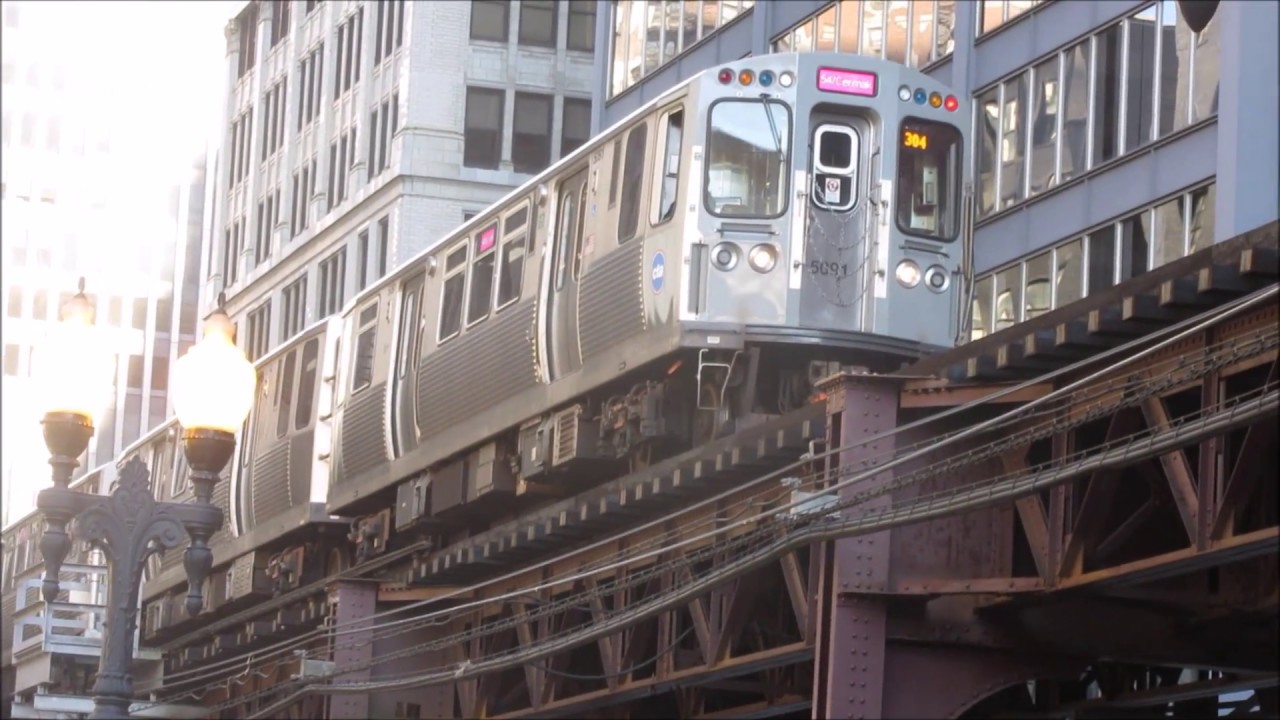 Railfanning Chicagoland: Morning Action on the Chicago Loop.
