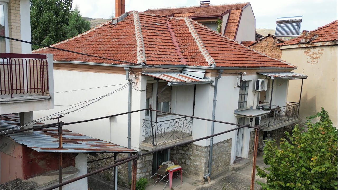 SE PRODAVA KUKJA NA UL. OHRIDSKA 475 metri DO GRADSKI CHASOVNIK. ZA ZIVEENJE, ZA APARTMAN I DRUGO