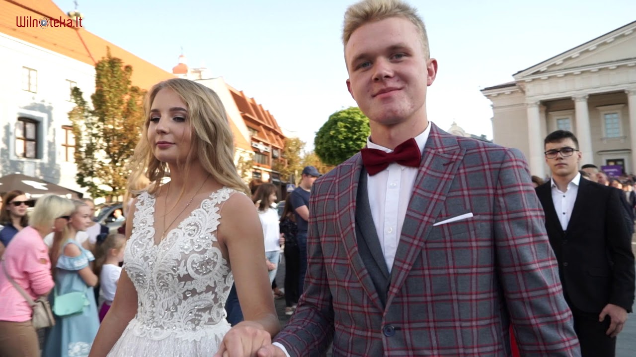 Polonez na placu Ratuszowym w Wilnie  2019