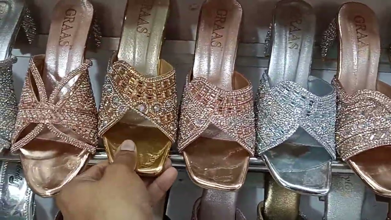 Ledies chappal ki wholesale market mumbai #wholesale #mumbai #explorepage #viral 