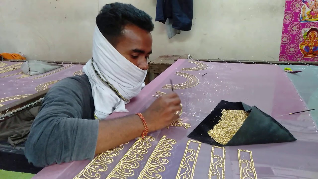🙏#कपड़े पर कढ़ाई करते हुए कारीगर #youtube