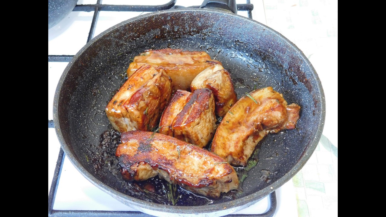 СВИНАЯ ГРУДИНКА В БЕЛОМ ПИВЕ СО СПЕЦИЯМИ и с соусом терияки.