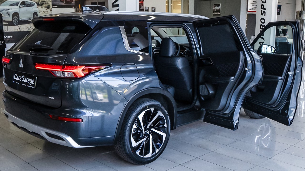 2025 Gray Mitsubishi Outlander - Affordable Family 7 Seater SUV in Detail