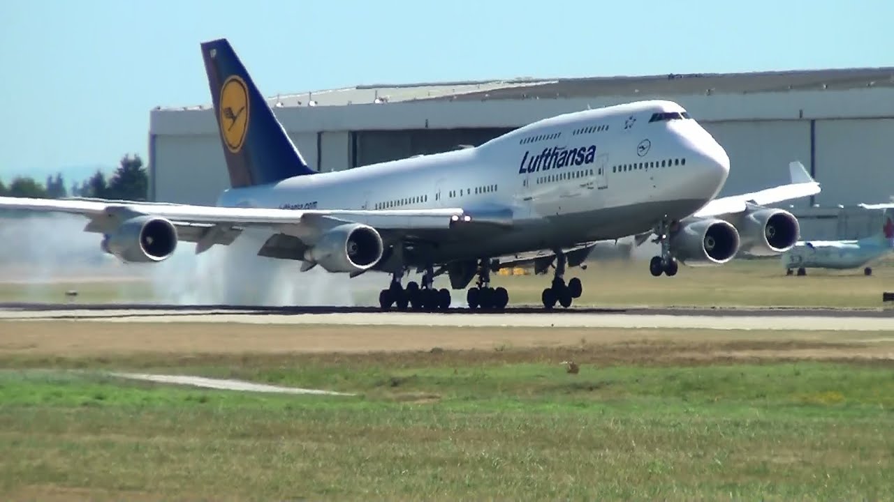 Lufthansa 747-400 [D-ABVP] Landing Vancouver Airport (YVR)