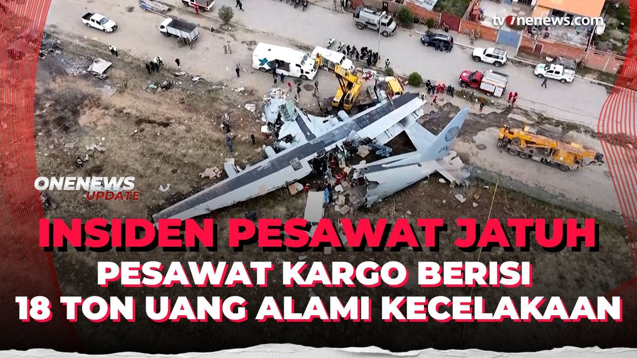 Hercules Militer Bolivia Pengangkut 18 Ton Uang Jatuh, Warga Berebut saat Evakuasi | OneNews Update