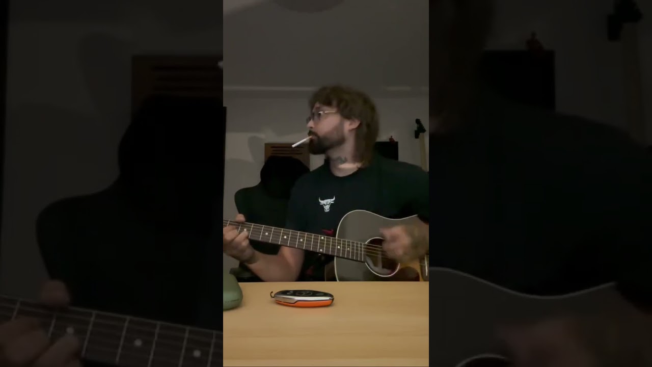 Chivas gra na gitarce ,,5 milion&oacute;w influencerek