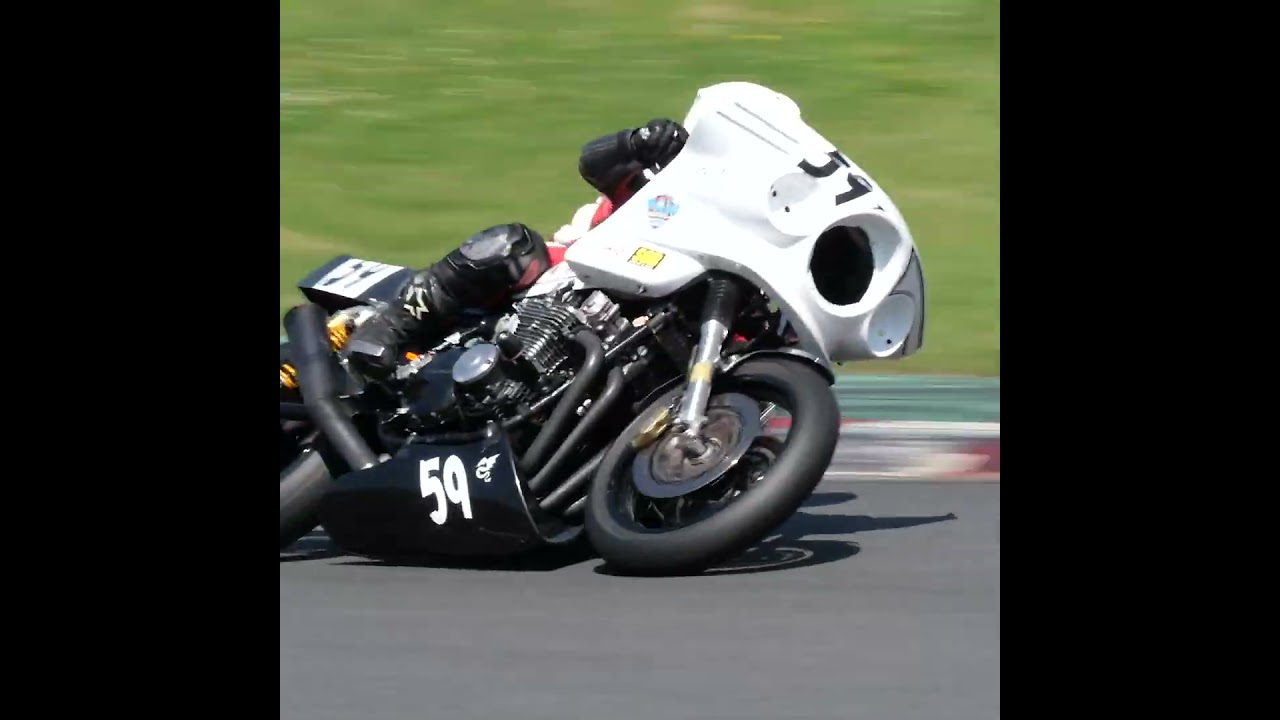 2024年も登場！ テイストにバガースタイル 🔥 Kawasaki Z1000P TOT Racer