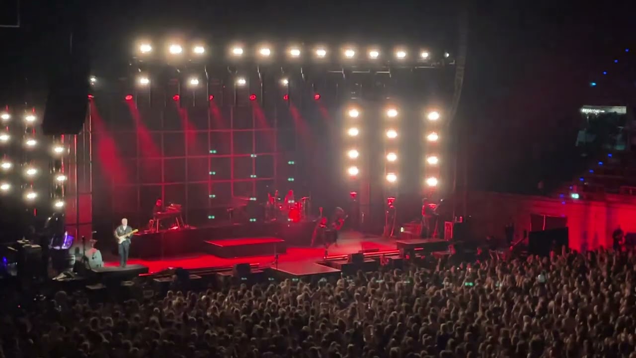 Giant Rooks - Mia & Keira (Days to come), Berlin 23.02.2024 Max-Schmeling-Halle