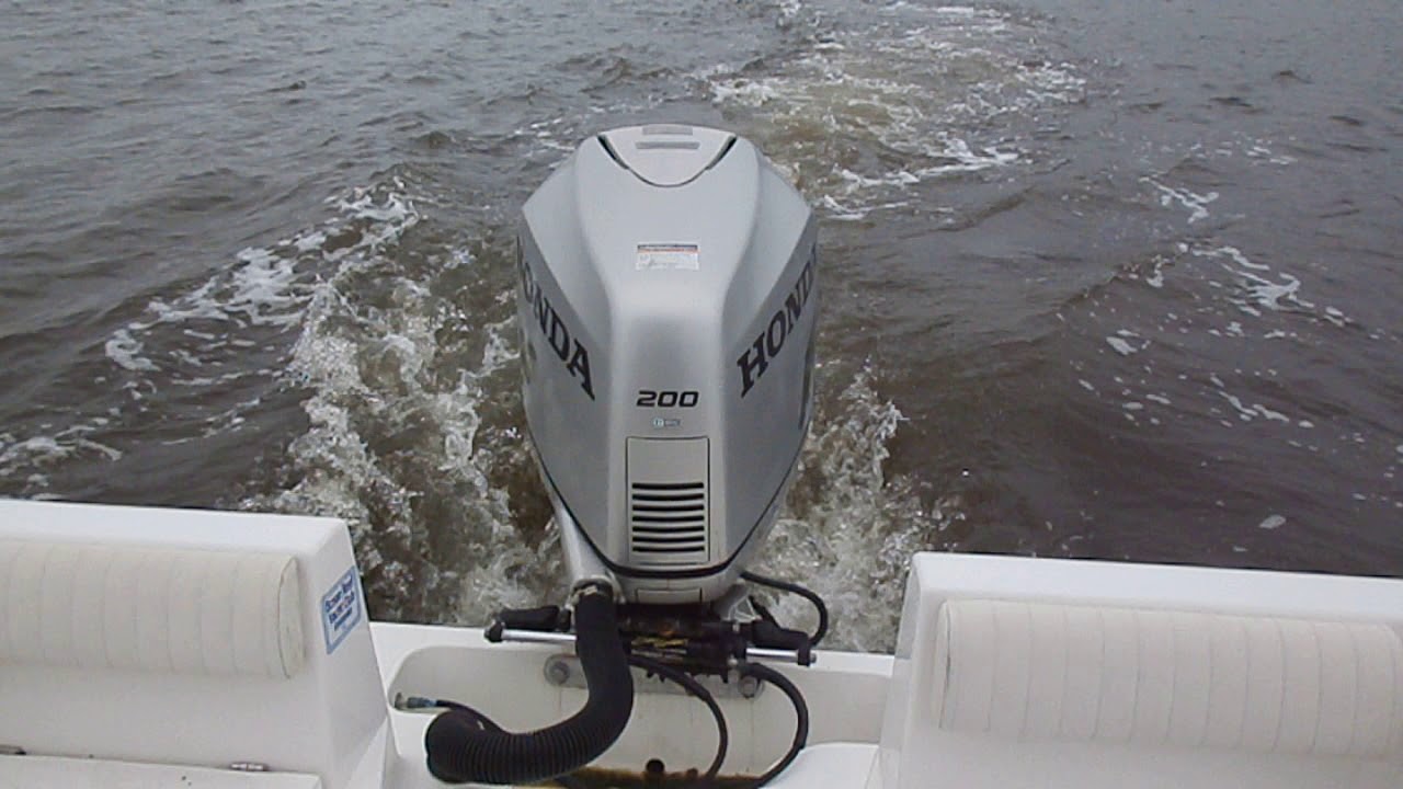 2005 Mako 21 with Honda 200Hp 4-Stroke, only 555 hours.