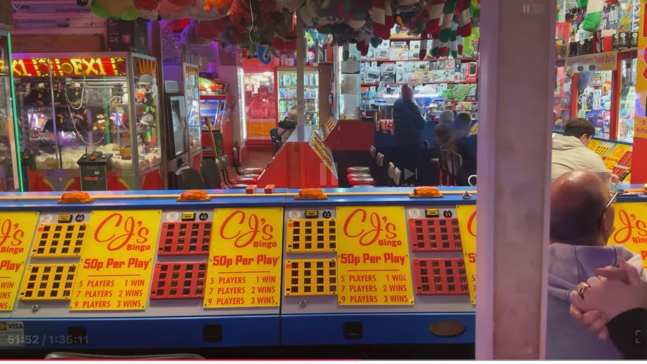 Live Bingo with Higgitt at Happy Dayz