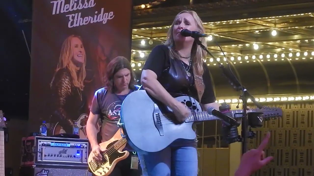 Melissa Etheridge - Come To My Window (Live @ Fremont Street, Las Vegas - 2016)