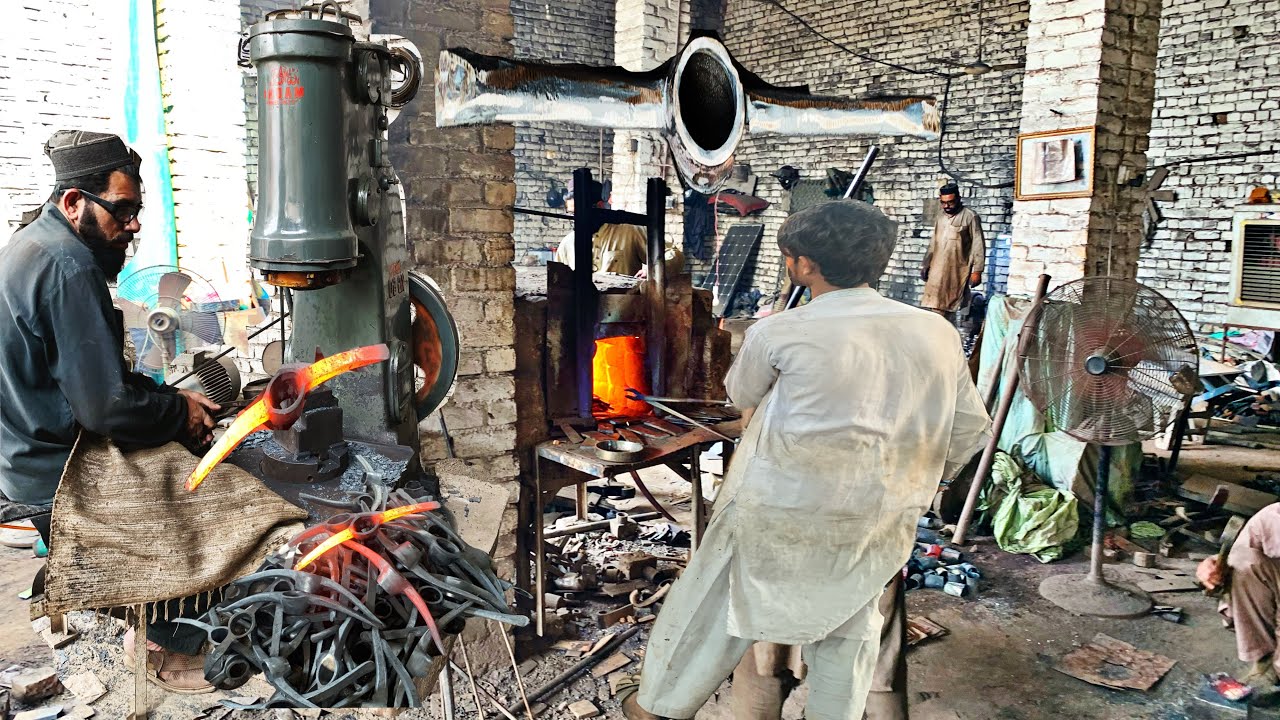How To Incredible Forging Technique of Pick axe hand Tool An Poor Farmers and Labourer