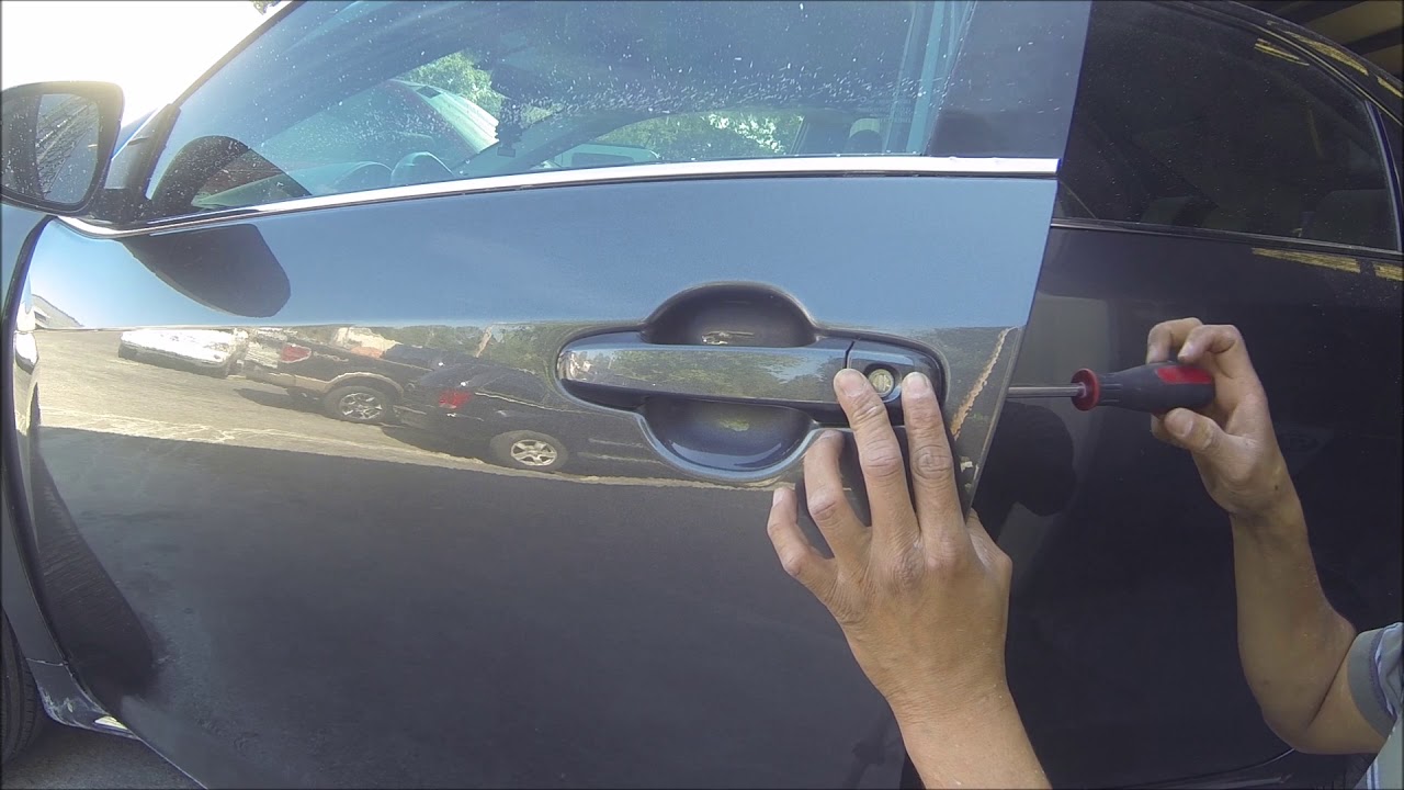2013 toyota camry handle removal/ como quitar y poner manija