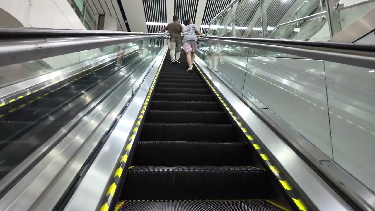 Walking Tour from Futian Railway Station to Subway in Shenzhen | 4K