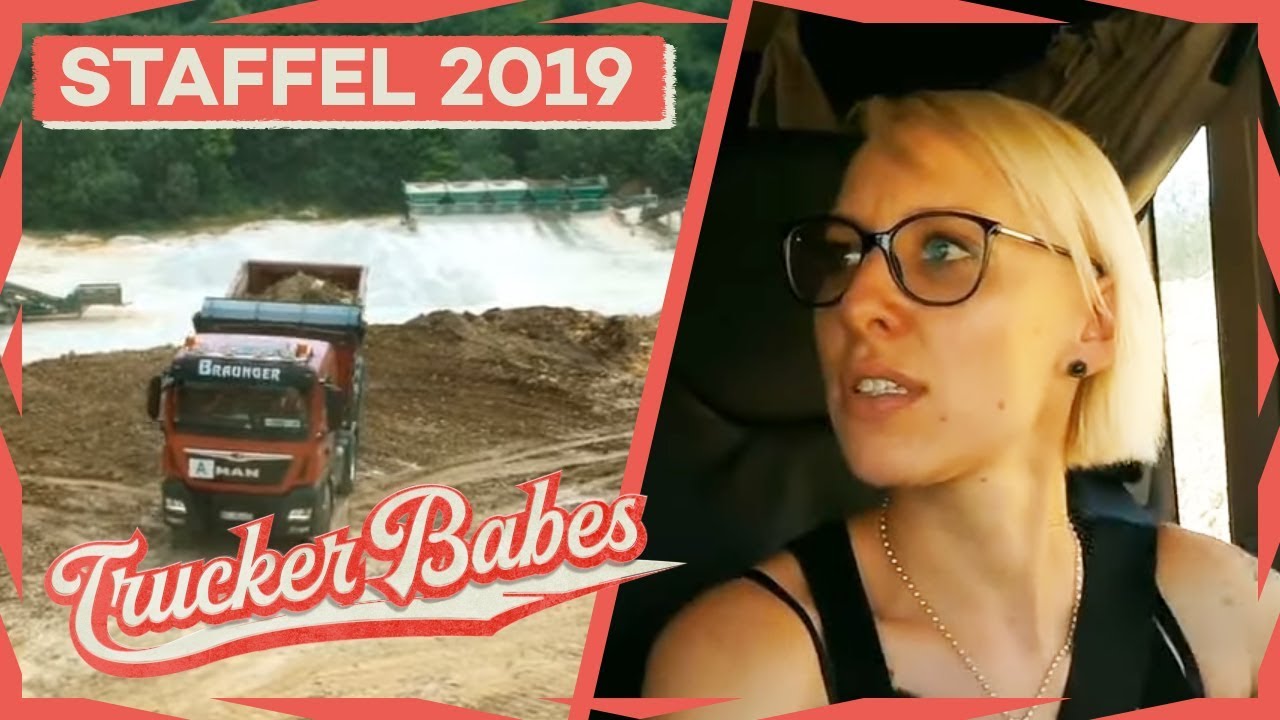 Gefährliche Abladestelle: Manu kippt 25t Erde in 10m tiefen Abgrund | Trucker Babes | Kabel Eins