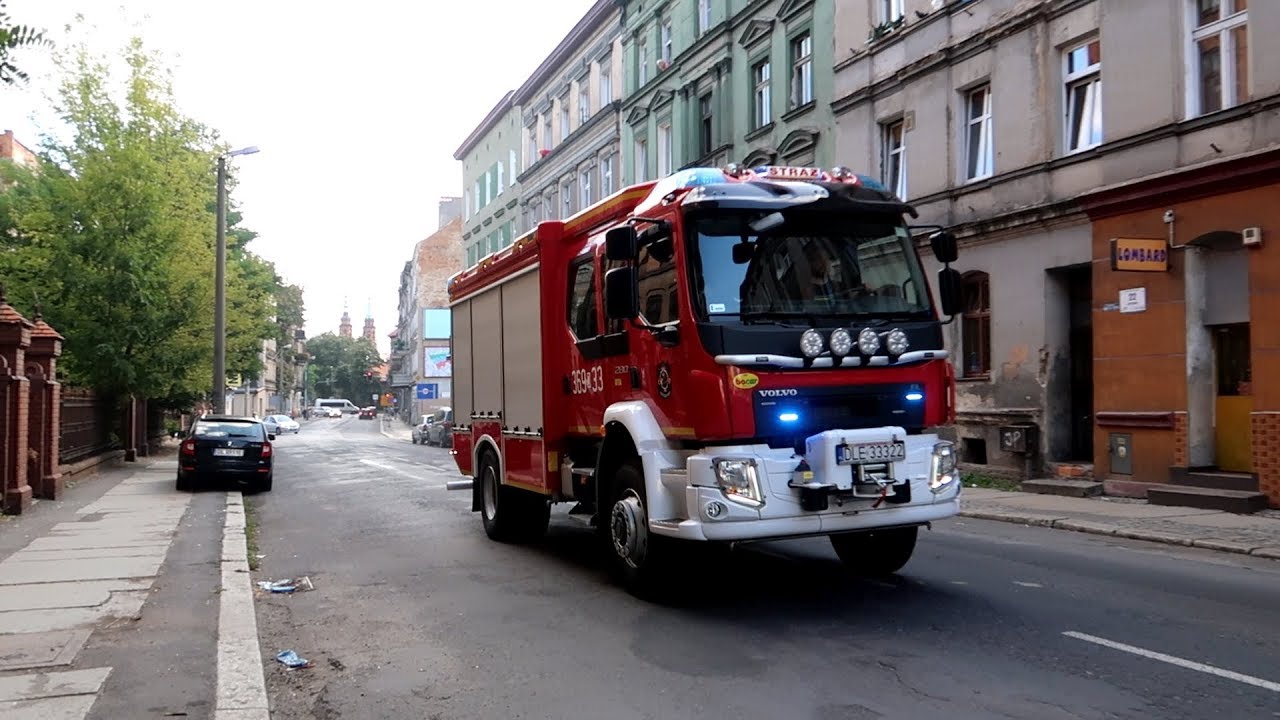 Alarmowo 5 zastępów do pożaru - JRG 1 i 2 Legnica oraz OSP Rzeszotary