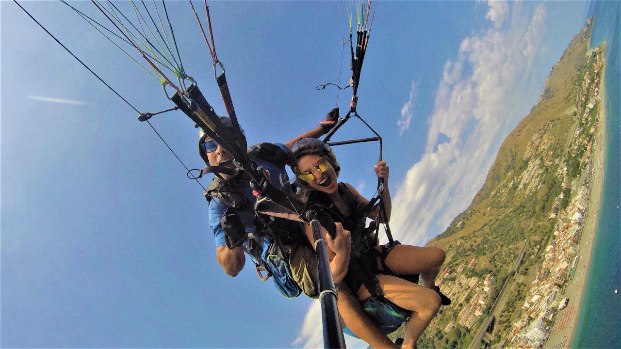 Parapendio a Letojanni(ME)