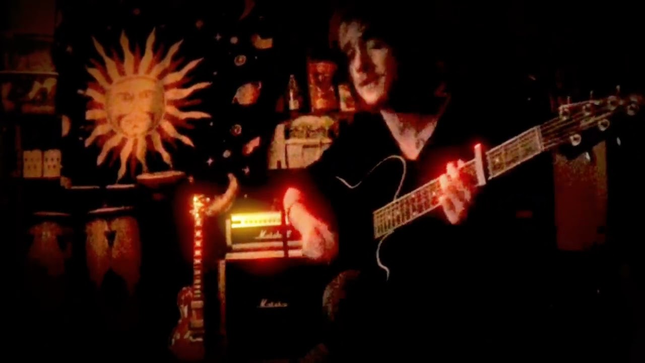 'Imaginary' by IZ Yuhson (2013 - Live Acoustic)