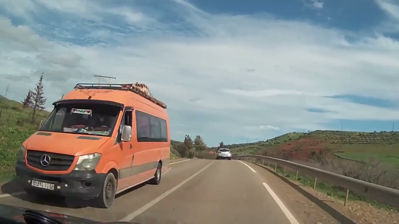 استمتع بالطبيعة بين المعازيز وتفلت ELMAAZIZ/MAROC