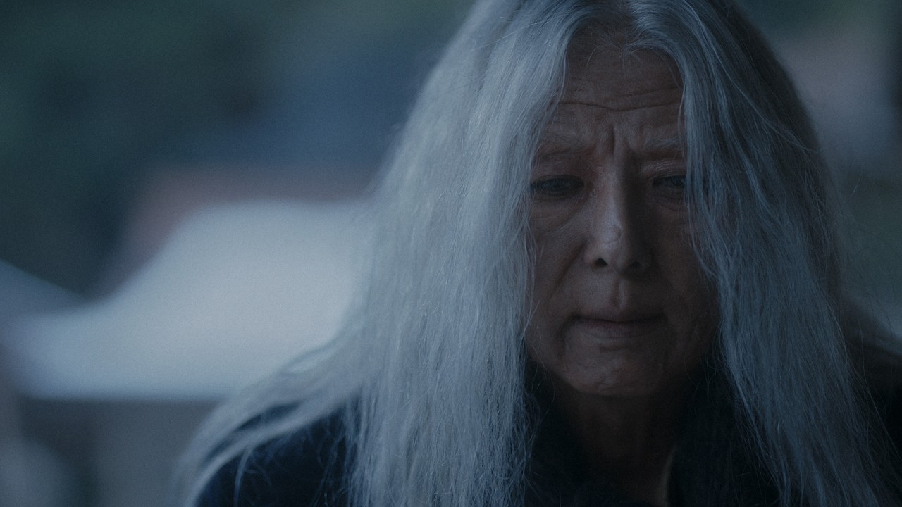 主演・高橋一生が特殊メイクで&ldquo;謎の老人&rdquo;に扮する！映画『脛擦りの森』予告編