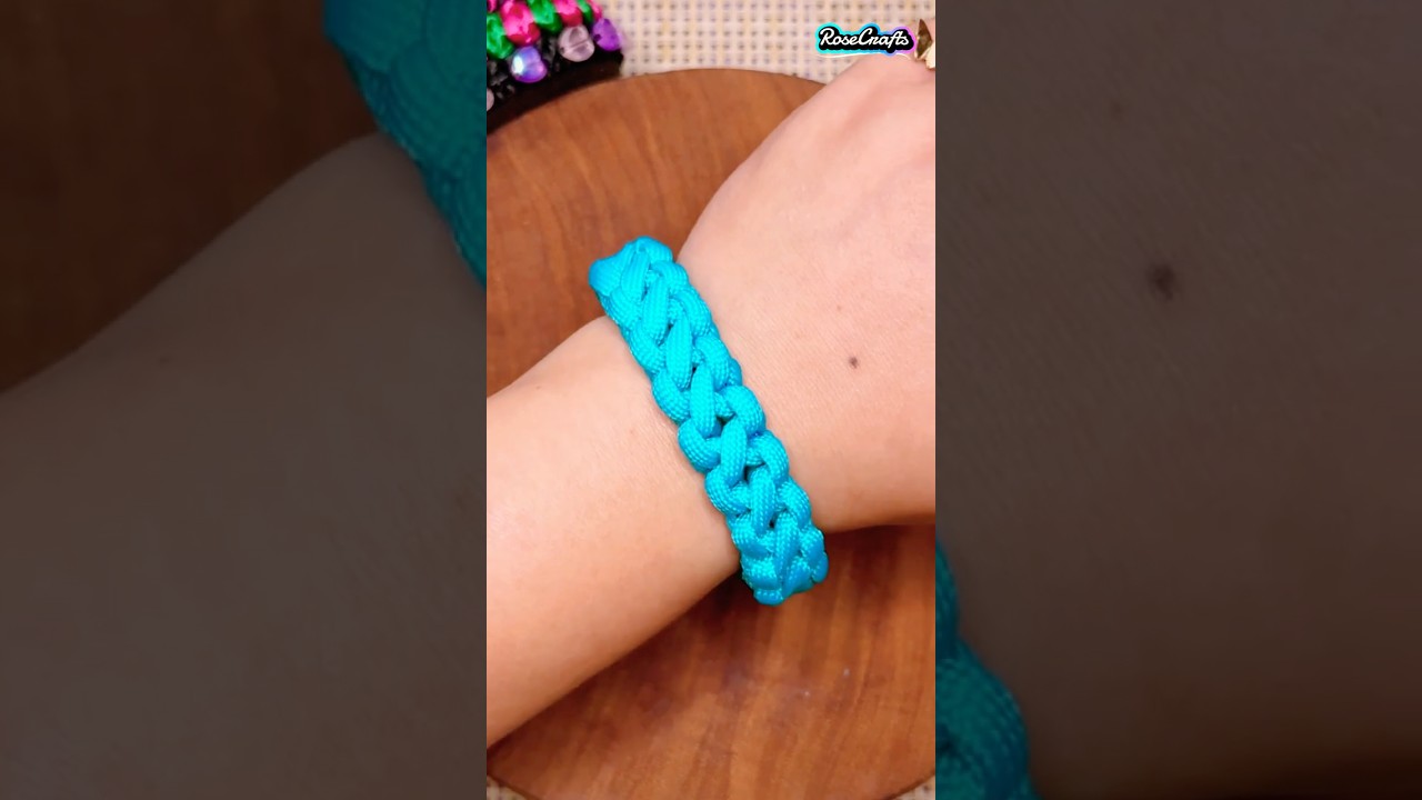 Quick and easy Paracord bracelet design 