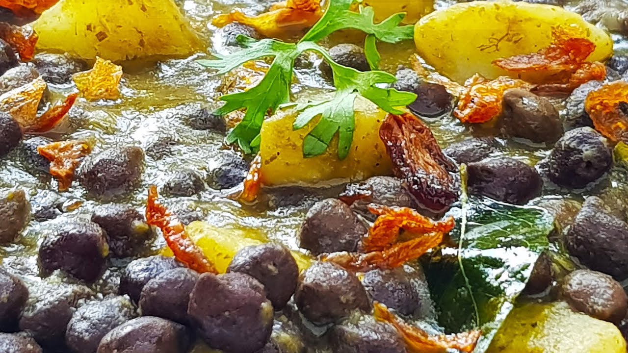 Chane Batate l Mumbai style Chana l Mumbai Street food l  Bori Mohalla style  l Cooking with Benazir