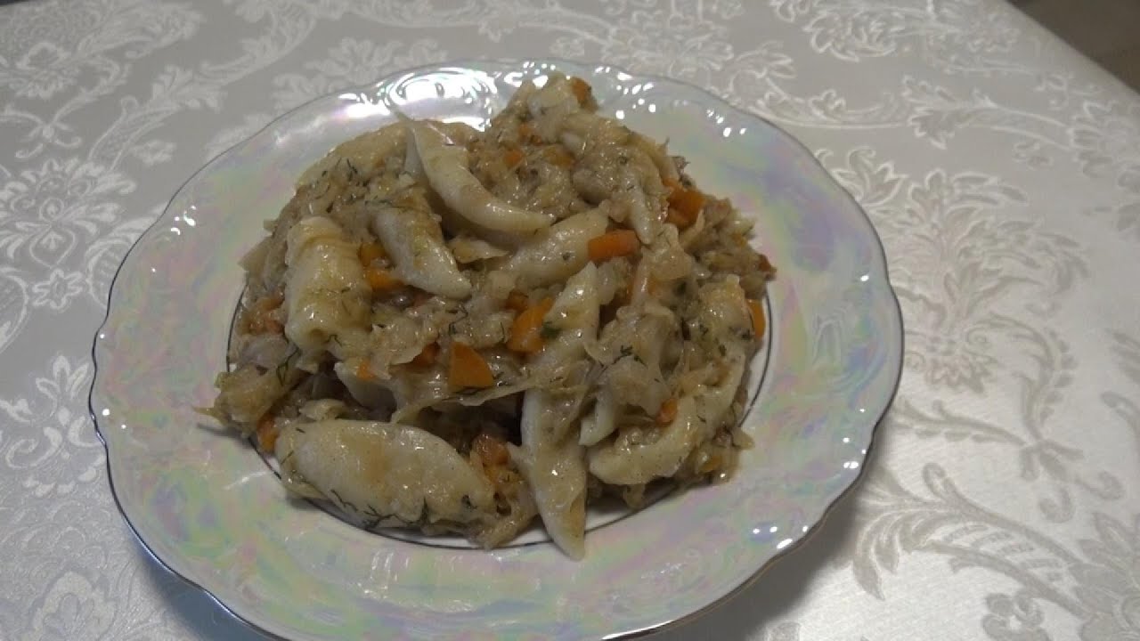 тушёная капуста с галушками