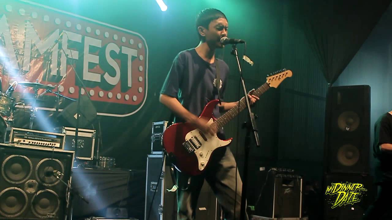 My Dinner Daze - Lebih Bersinar Lagi (OFFICIAL FOOTAGE VIDEO)