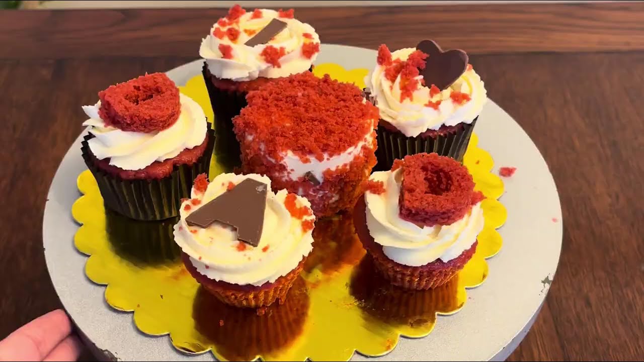 Easy Eggless Red Velvet Cake at Home 🧁 #BakingWithoutEggs #CakeRecipe #ValentinesDay