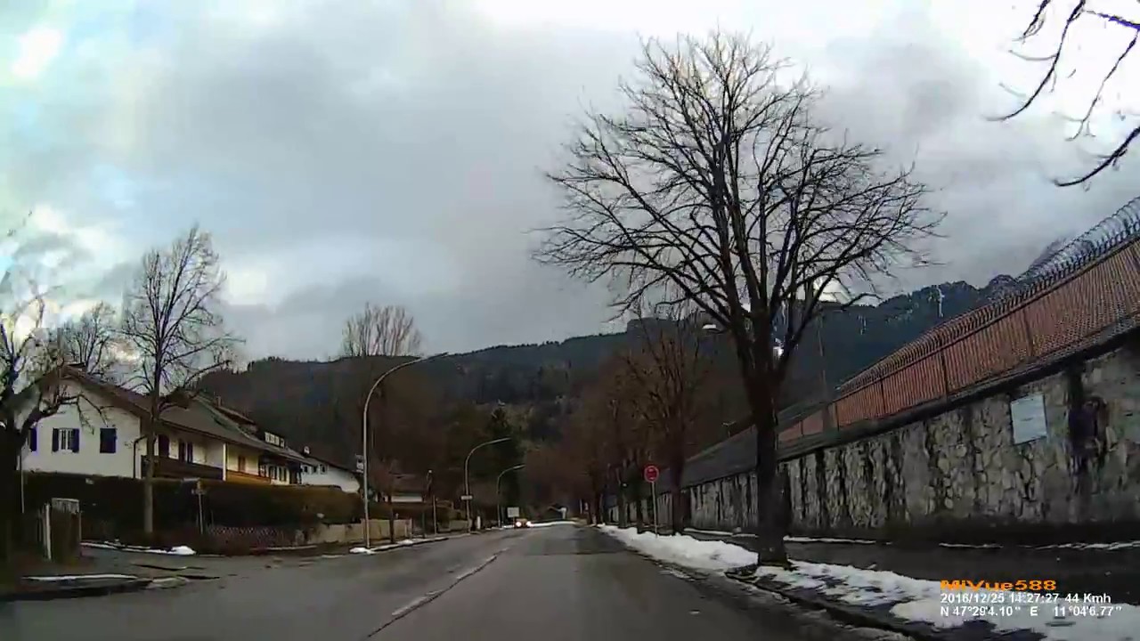 D: Markt Garmisch-Partenkirchen. Auffahrt zum Riessersee Hotel. Dezember 2016