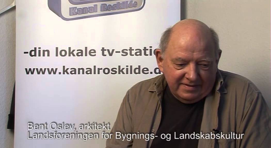 Arkitekt Bent Oslev fort&aelig;ller om Roskildes fredede bygninger - del 1