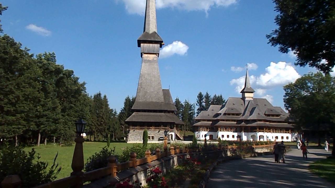 este manastirea sapanta peri din maramures