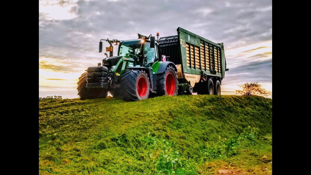 Najaarsgras inkuilen met Fendt 724 / 924 Favorit