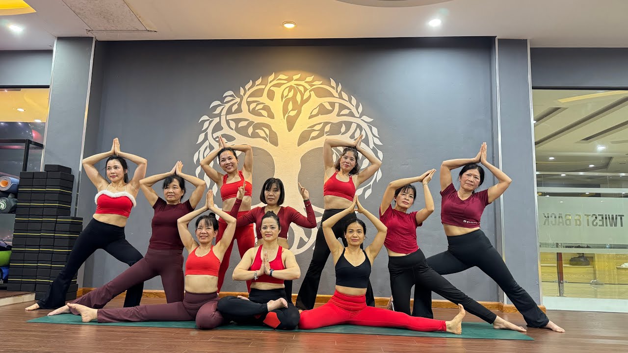Yoga class for beginners 12 minutes (@acroyogawithmasteramarkuma2778 )