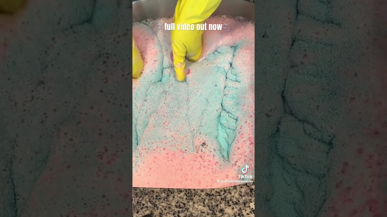 FOCA LAUNDRY POWDER POUR | ODDLY SATISFYING SPONGE SQUEEZING ASMR | LAUNDRY OVERLOAD CLEANTOK ASMR