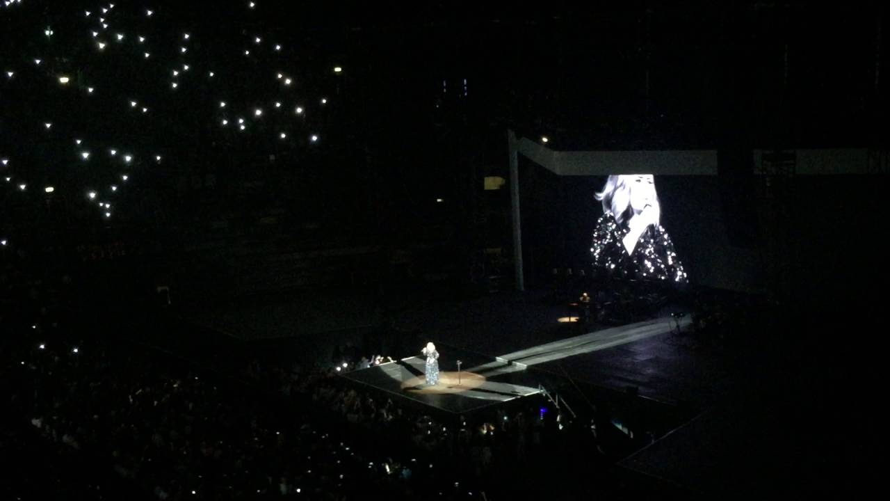 Adele - Someone Like You (live Arena di Verona 28.05.16 - night 1)