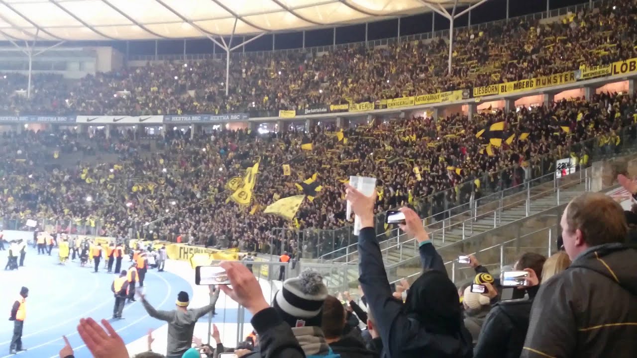 BVB-Fans nach dem Spiel gegen Hertha BSC (13.12.2014)