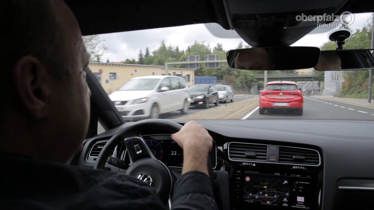 Mit Weidener Fahrlehrern über den Adolf-Kolping-Platz