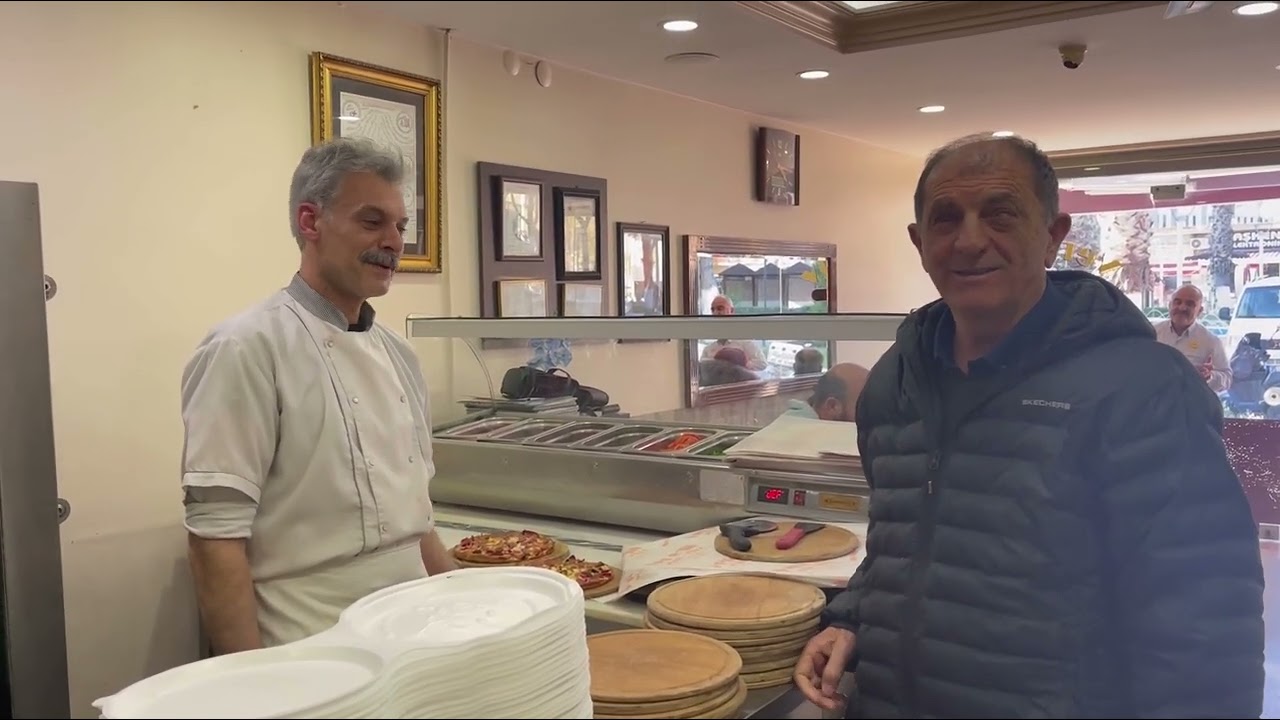 Aydın Söke‘deyiz meşhur pidesi ve tahinli nefis sunum ￼