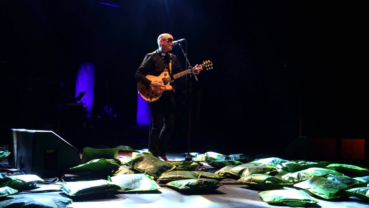 Sinead O'Connor - Psalm 33 (last song - Concert Live Full HD) @ Nuits de Fourvière - Lyon, 2013