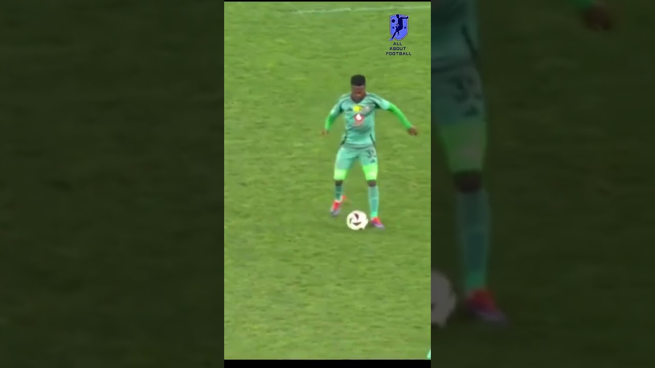 Thabiso Sesane is cold with it🥶 #shorts #football #orlandopirates #mtn8