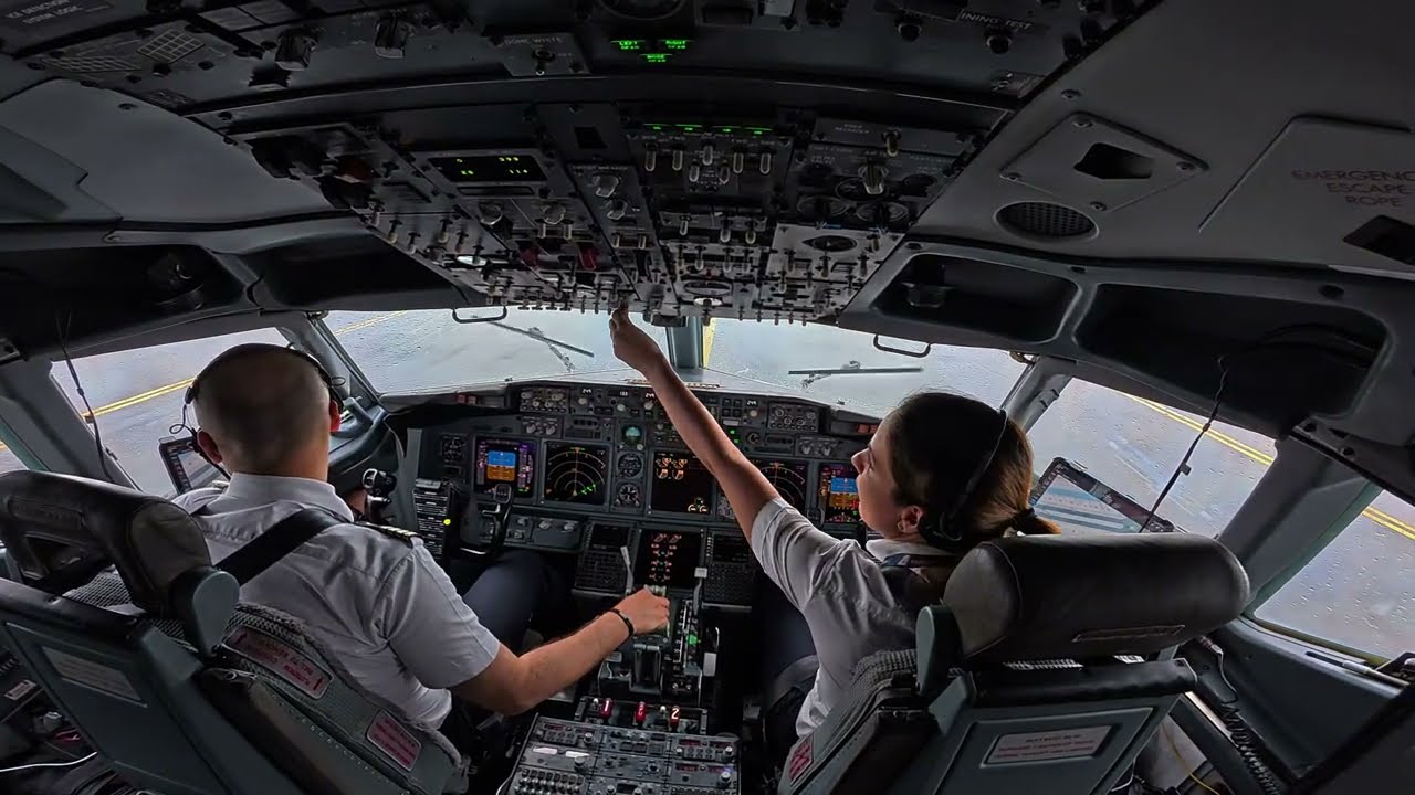 Beautiful Female Pilot Landing Her Boeing 737 In Crosswind Thunderstorm BRU RWY25L | Cockpit View