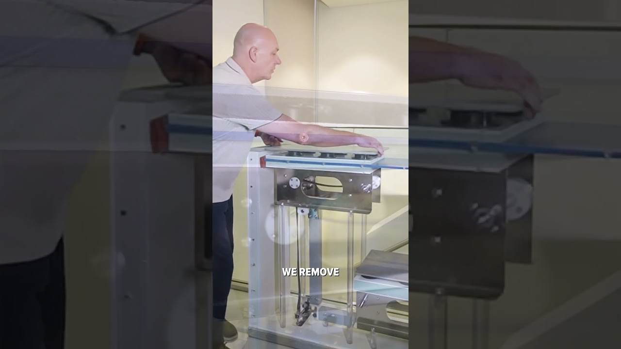 What looks like a terrace… becomes a 1.4 m-deep swimming pool in seconds.